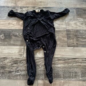 Kyte BABY Black Footie One Piece with Soft Fabric